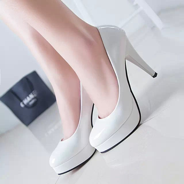 Luvéra Lackleder Mode Flacher Mund Niedrige Stiletto Absatz Super High Heels