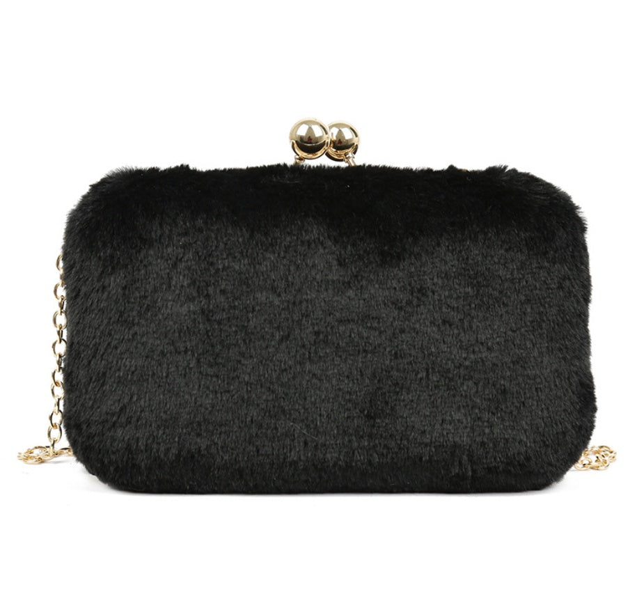 Luvéra Tasche mit einer weiblichen Plüschkette Tasche