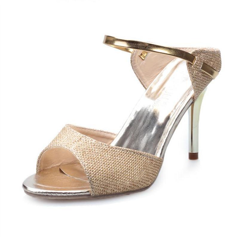 Luvéra Version des Sommermodewortes mit Fischmundsandalen, Version der Nachtclub-Zehen-Damen-Stiletto-Heels