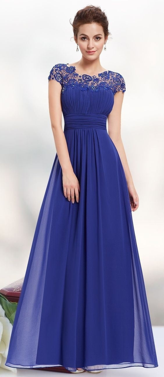 Luvéra Elegantes Spitzen-Abend-Maxikleid mit Rückenausschnitt