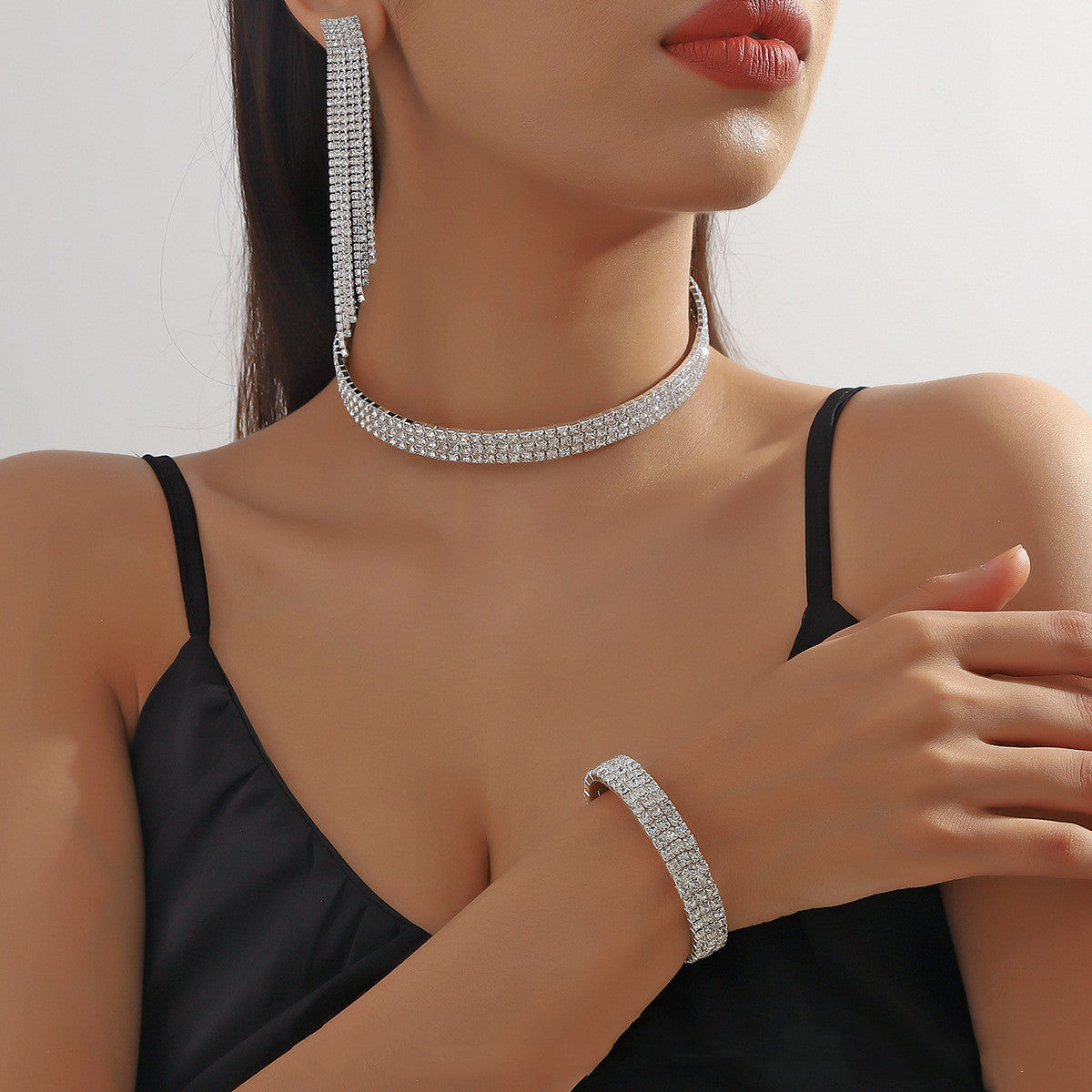 Luvéra Mode Choker Halskette Schmuck voller Diamanten