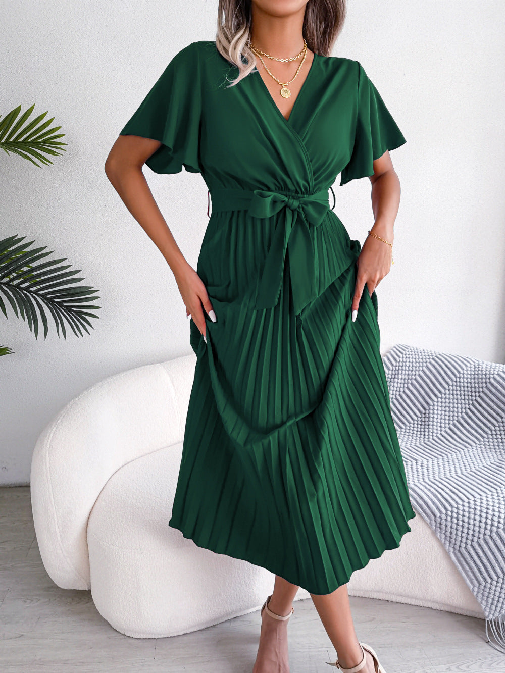 Luvéra Frauen Elegantes Kreuz V-Ausschnitt Fließend Plissee Maxikleid