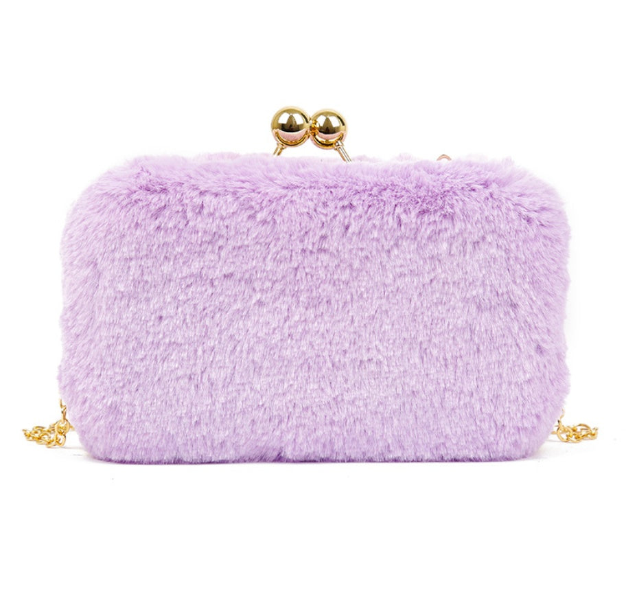 Luvéra Tasche mit einer weiblichen Plüschkette Tasche