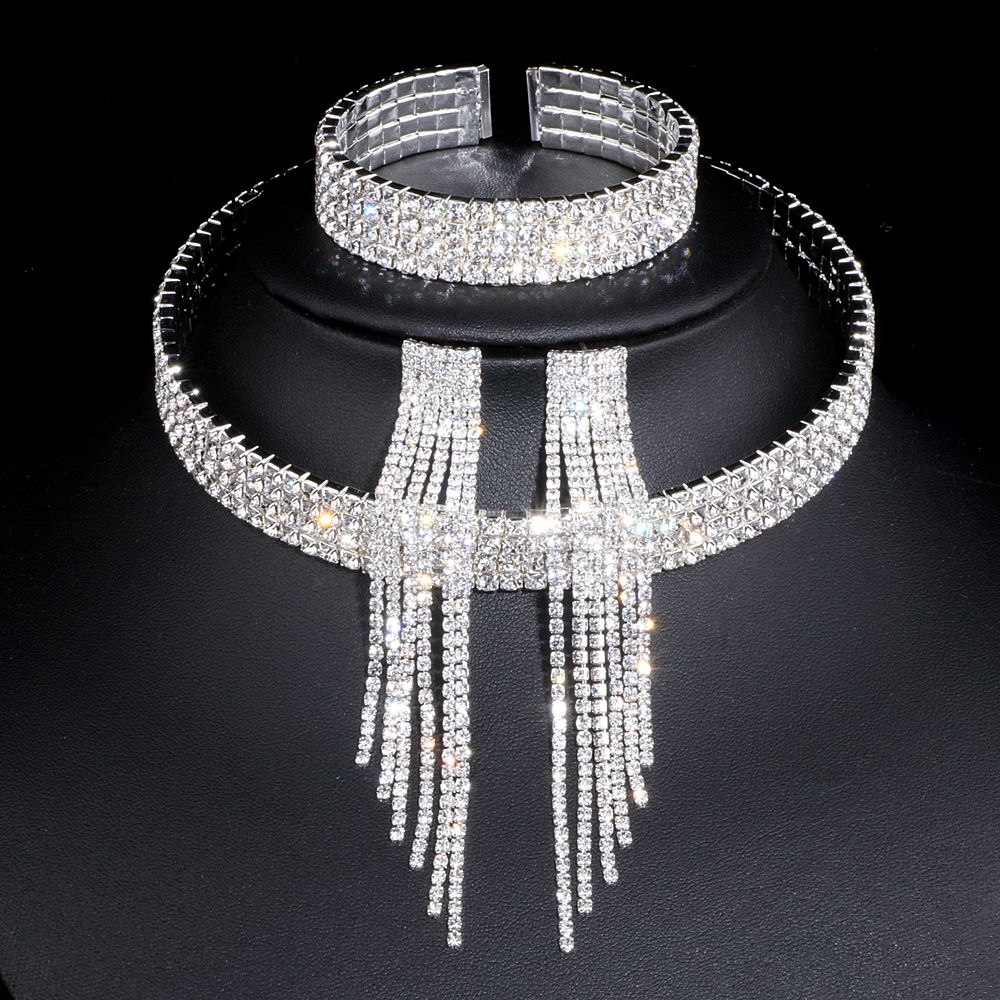 Luvéra Mode Choker Halskette Schmuck voller Diamanten