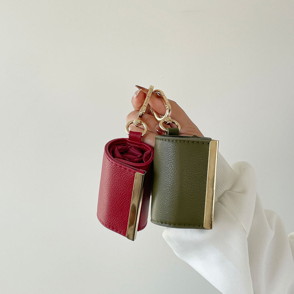 Luvéra Damen Handtasche mit Schlüsselanhänger Design Leichte Umhängetasche Große Kapazität Einkaufstaschen