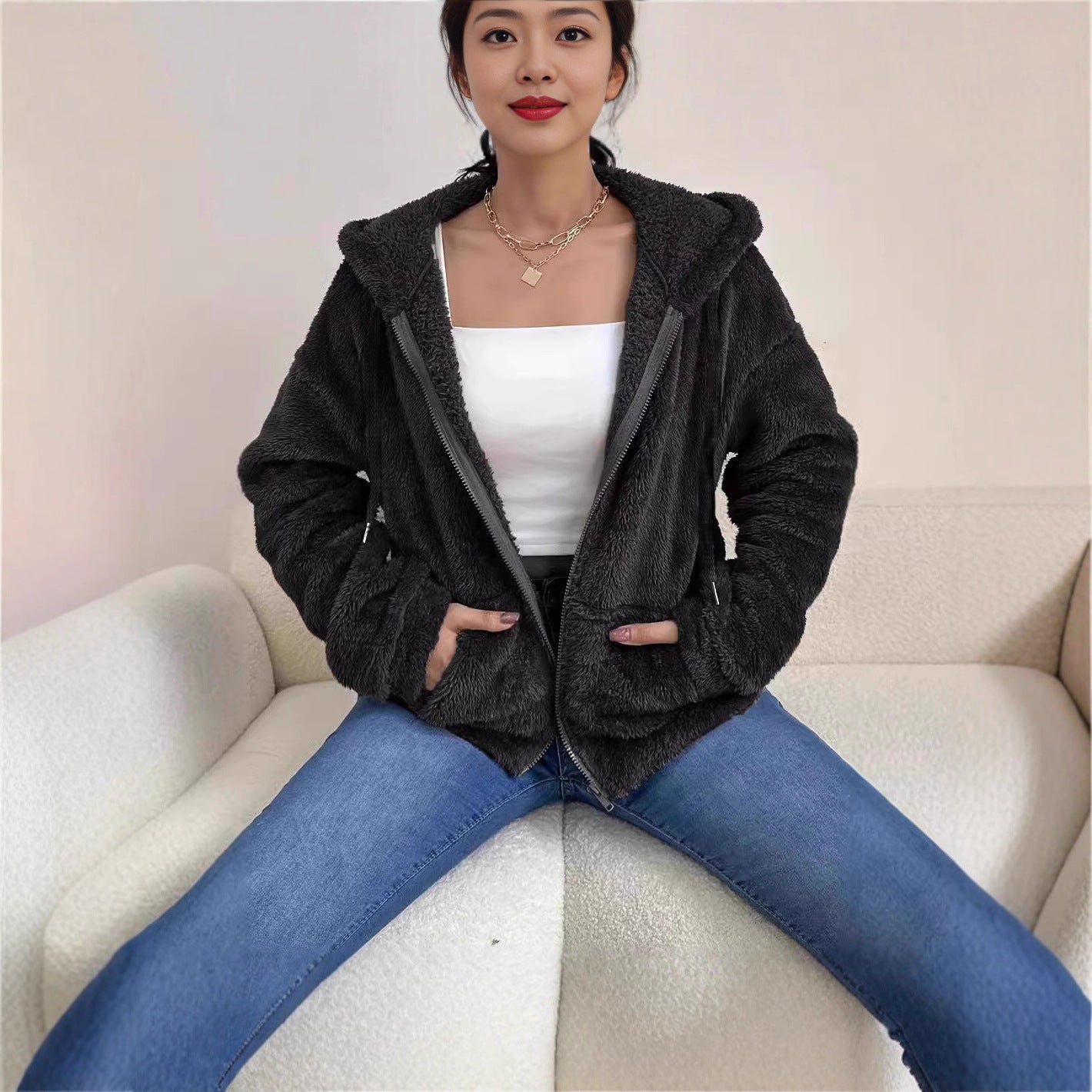 Luvéra Lässiger, Gemütlicher, Locker Stimmender Hoodie Mit Kapuzenreißverschluss Und Plüschtaschen
