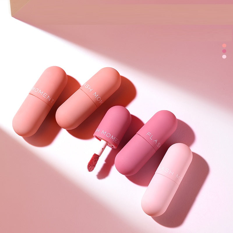 Luvéra Mini Kapsel Lip Lack Spiegel Matte Samt Drei Serie Lip Lack Anzug Farbe Rendering Feuchtigkeitsspendende Kein Fleck Auf Tasse