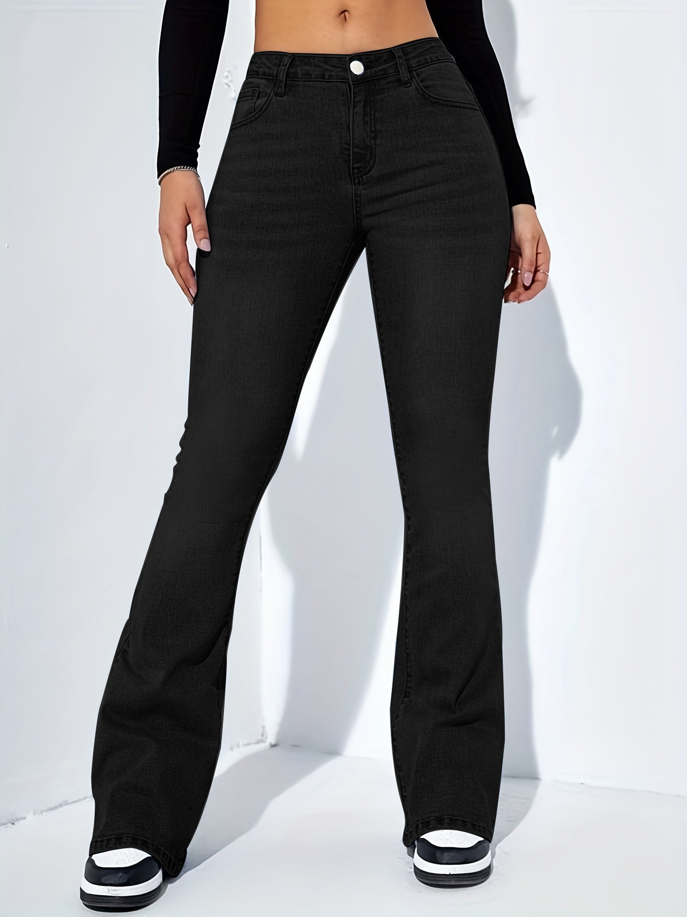 Luvéra Damen Slim-Fit Jeanshose Mit Ausgestelltem Design Mode Casual Hohe Taille Stretchhose