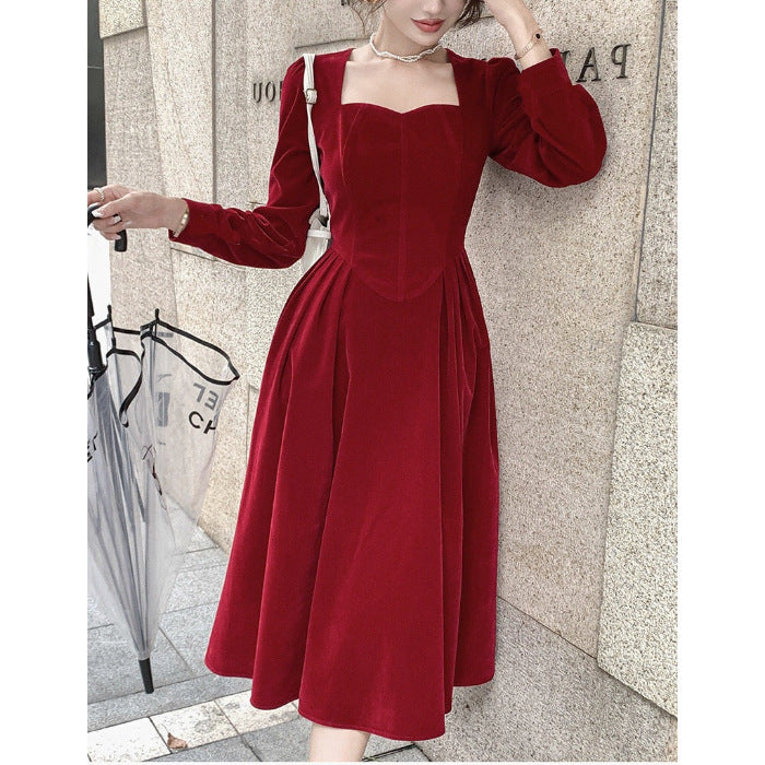 Luvéra Elegantes Kleid Mit Taillenbeuerung Im Von Prominenten Inspirierten Stil