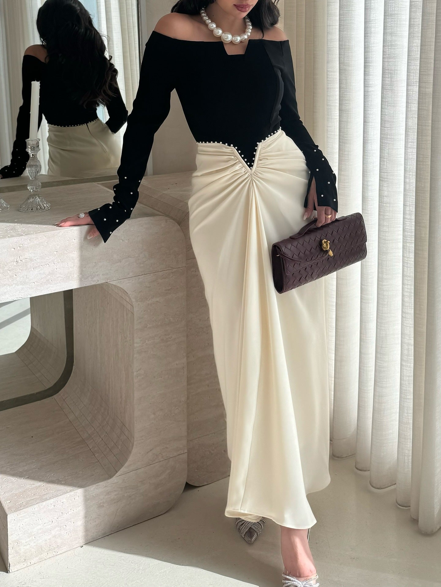Luvéra Elegantes Ettenkleid mit Farbblockierung und Perlenverzierungen