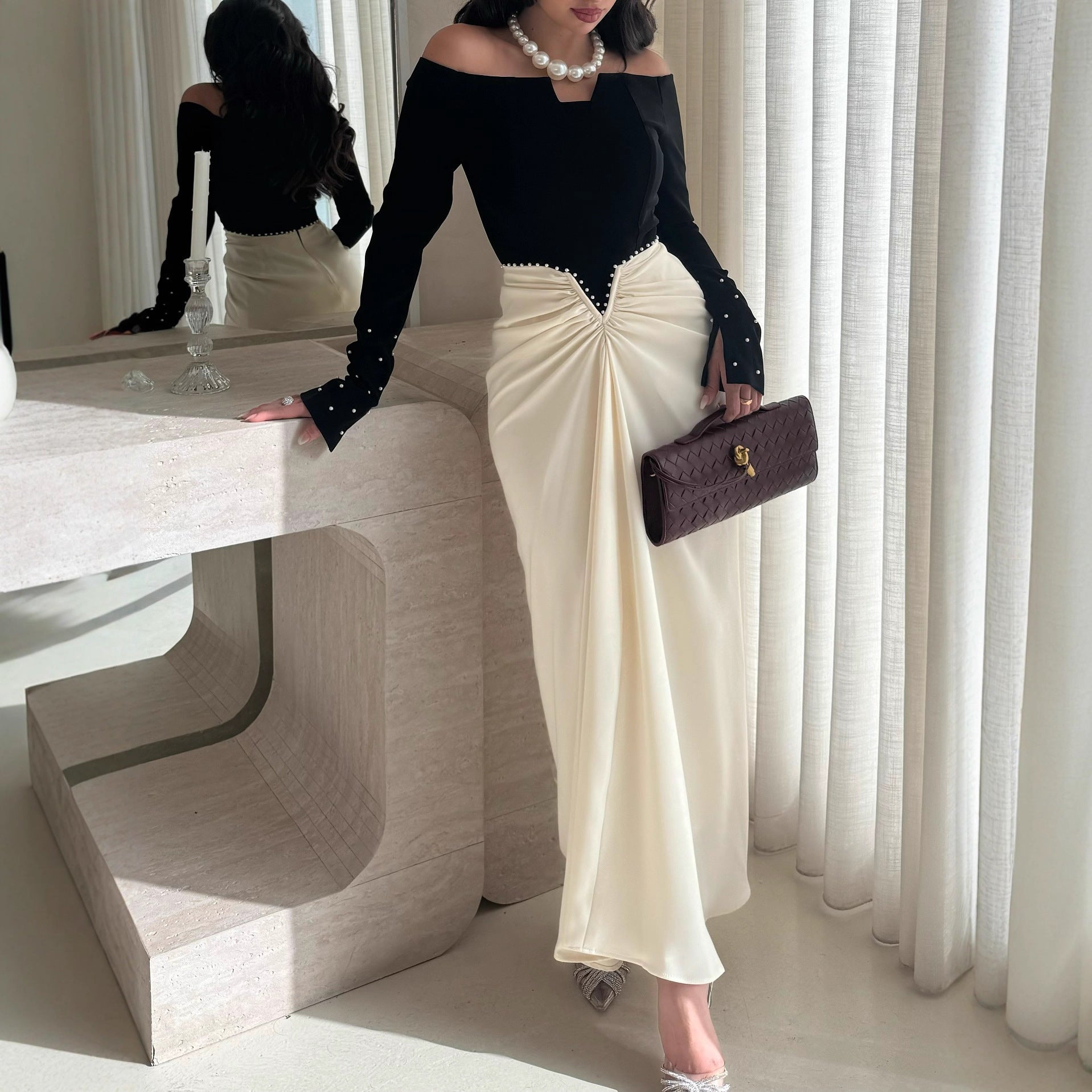 Luvéra Elegantes Ettenkleid mit Farbblockierung und Perlenverzierungen