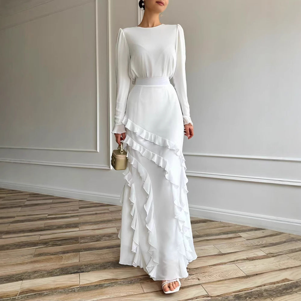 Luvéra Dreidimensionales, schmal geschnittenes, langes Kleid, zweiteiliges Set mit Rüschen