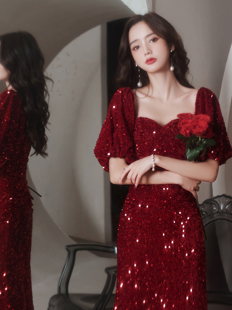 Luvéra Elegantes Burgunder Abendkleid – Figurbetont & Stilvoll