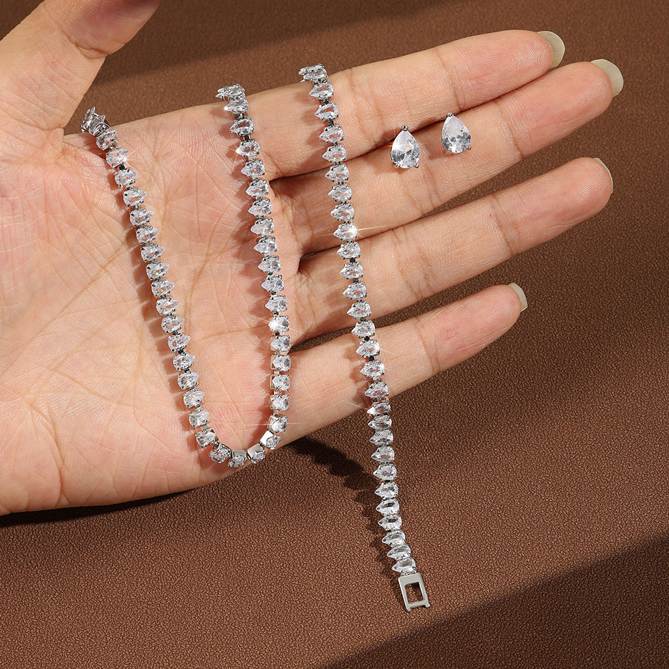 Luvéra Einfaches und elegantes Zirkon-Schmuckset