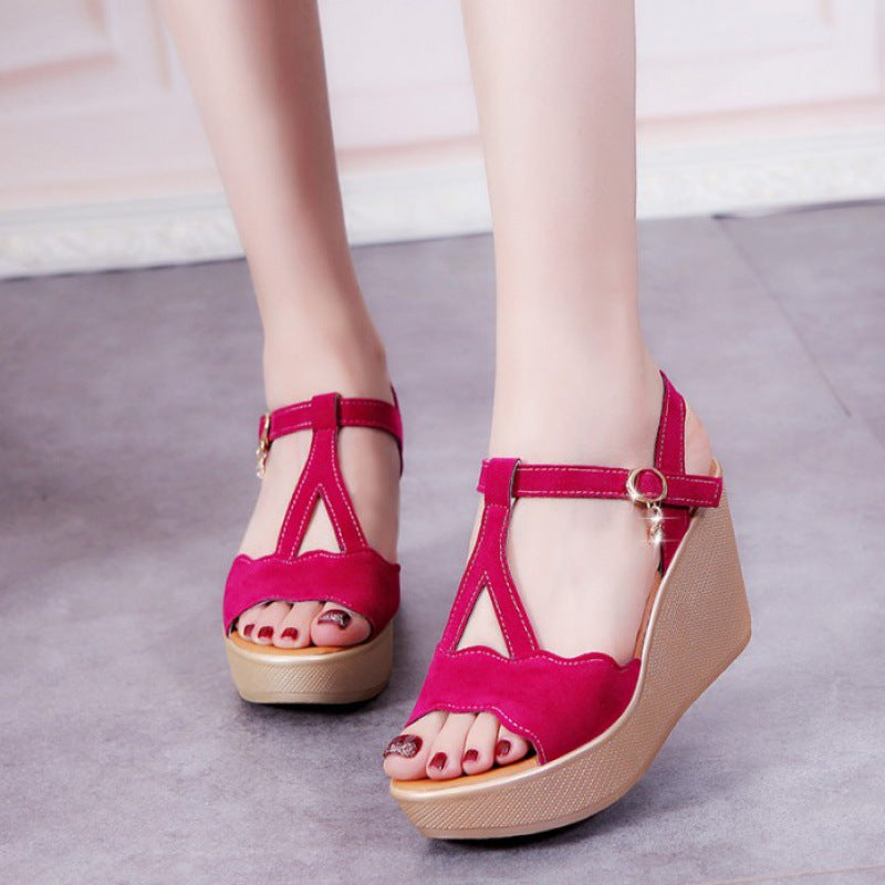 Luvéra Slope Heel Plattform Sandalen Frauen