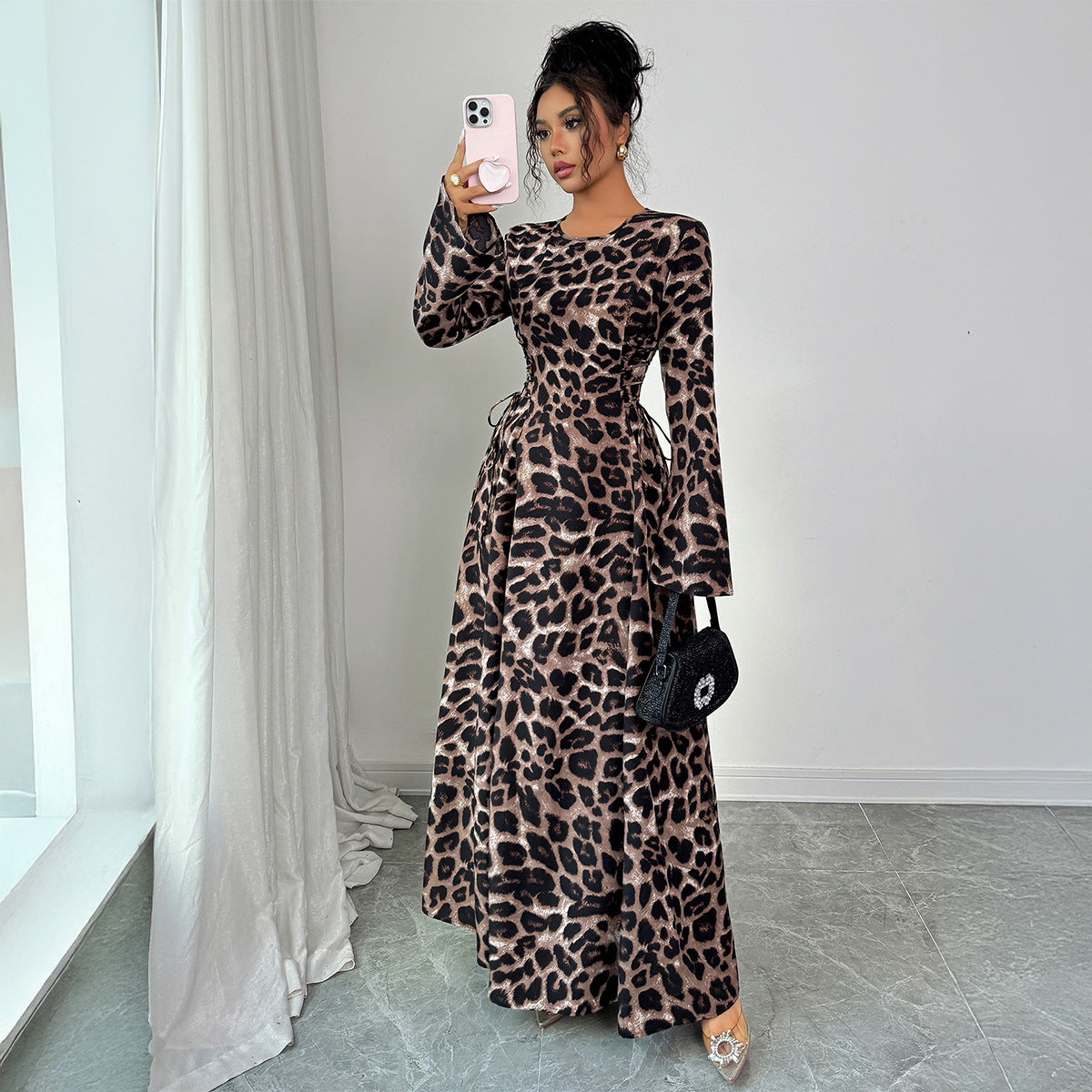 Luvéra Leopard Kleid - Elegantes Langarm Damenkleid