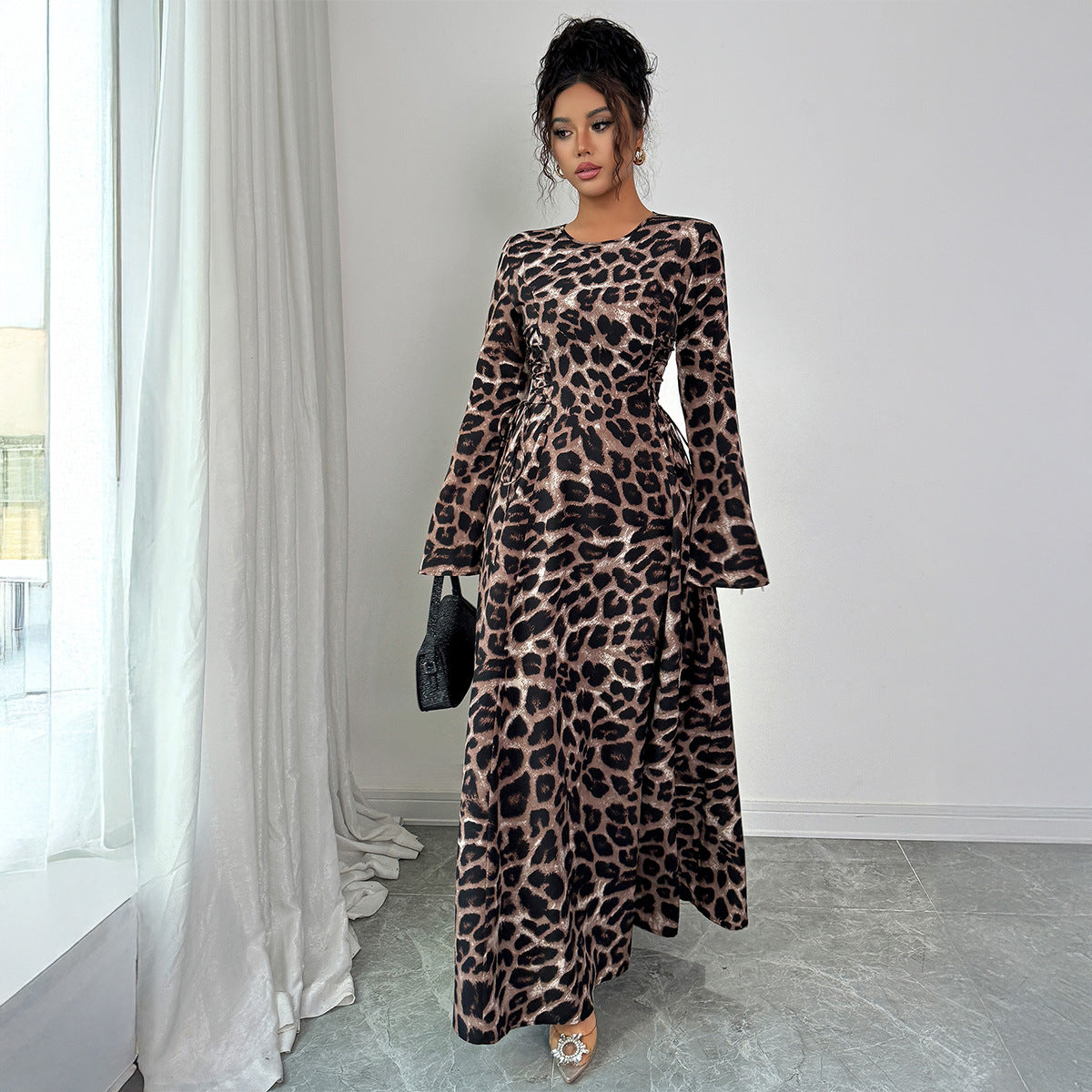 Luvéra Leopard Kleid - Elegantes Langarm Damenkleid