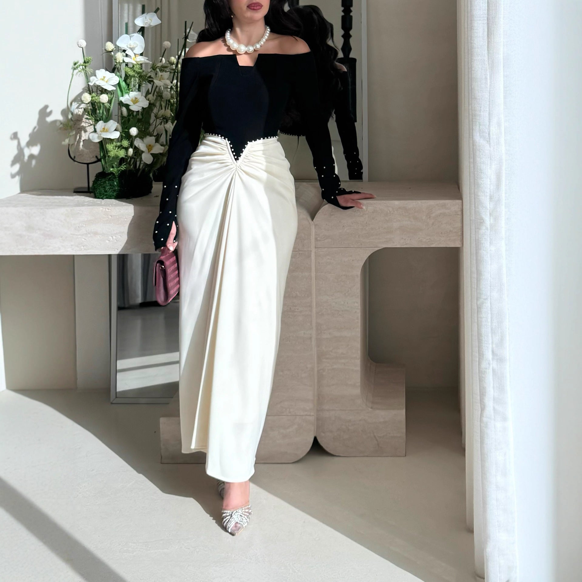 Luvéra Elegantes Ettenkleid mit Farbblockierung und Perlenverzierungen
