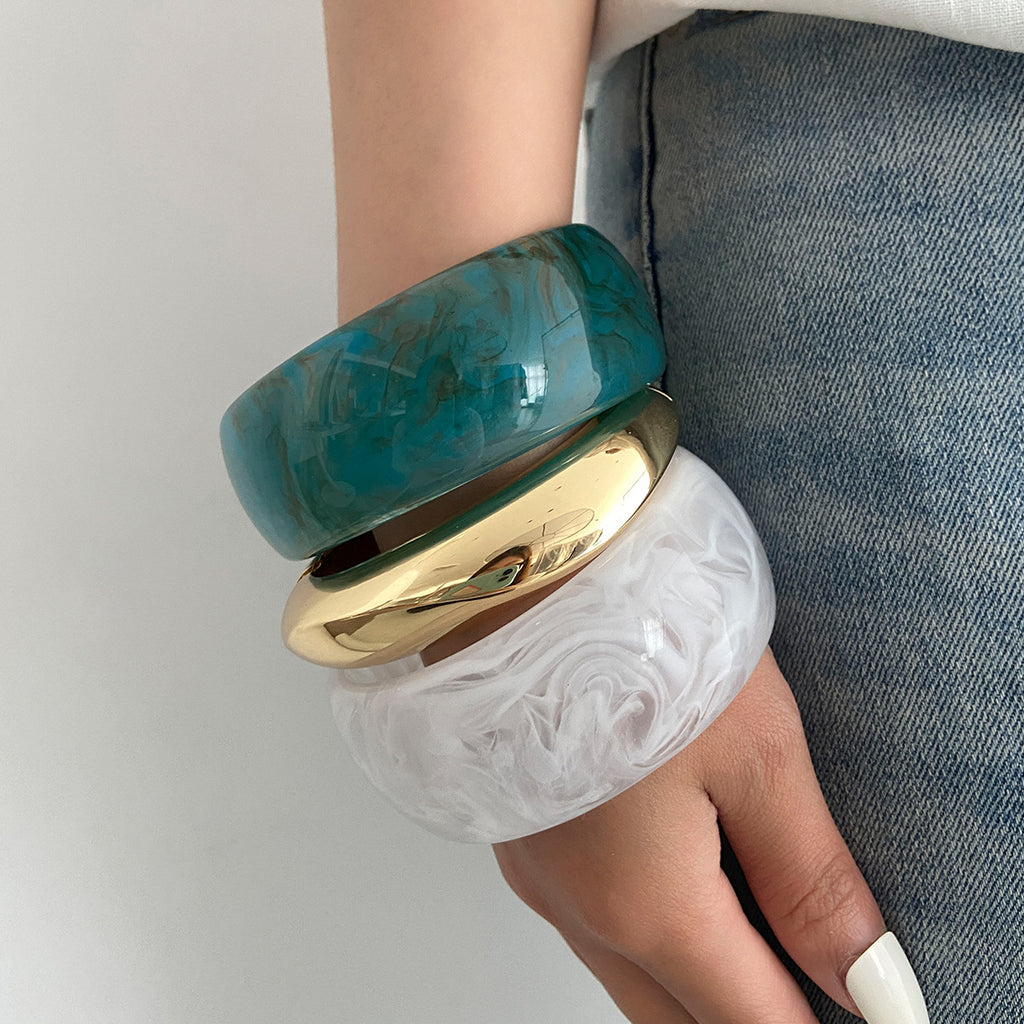 Luvéra Übertriebenes, durchscheinendes, harzgefärbtes Armband
