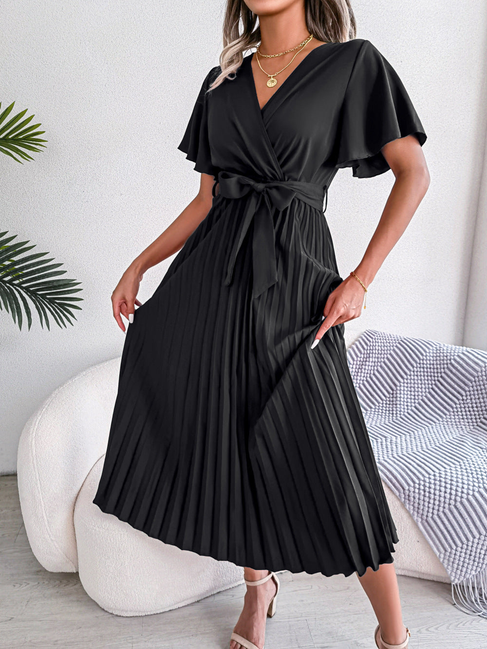 Luvéra Frauen Elegantes Kreuz V-Ausschnitt Fließend Plissee Maxikleid