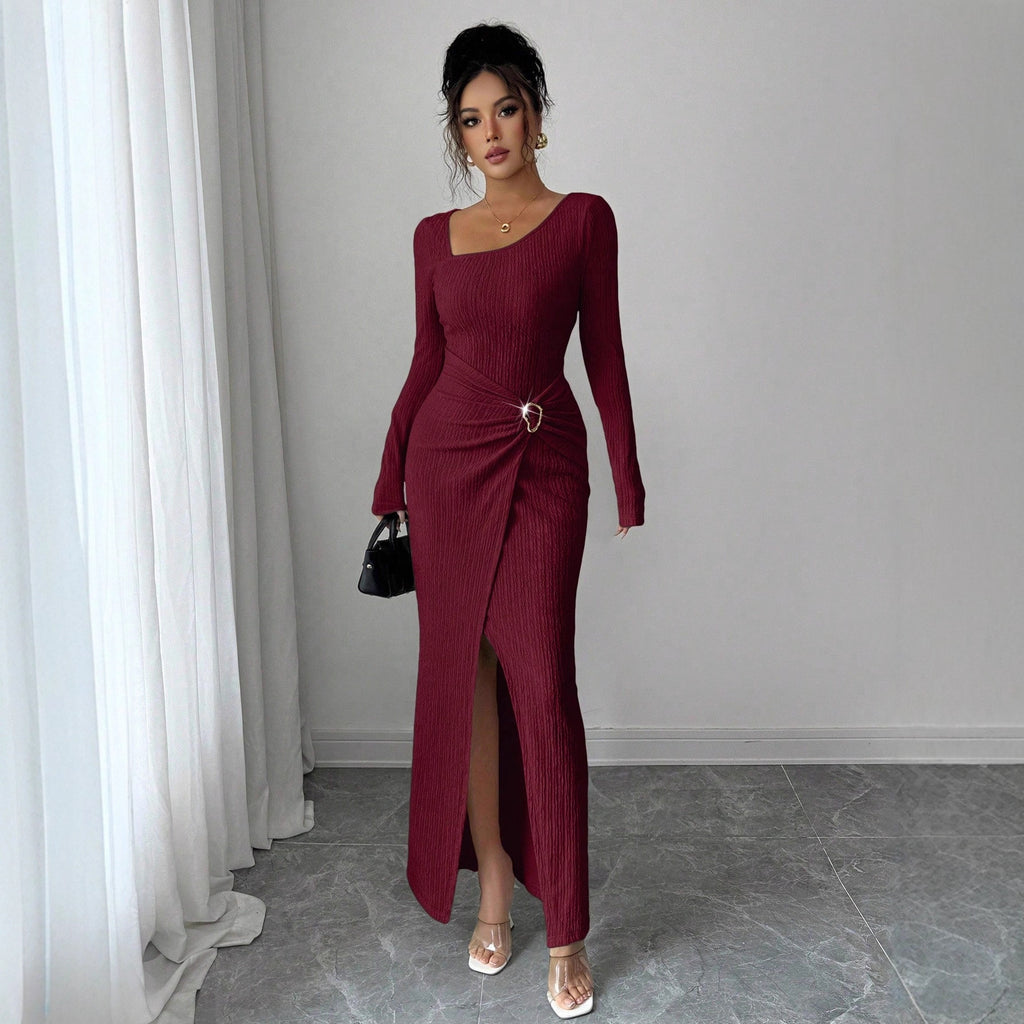 Luvéra Elegantes Strickkleid in Maxi-Länge mit modernem Ausschnitt