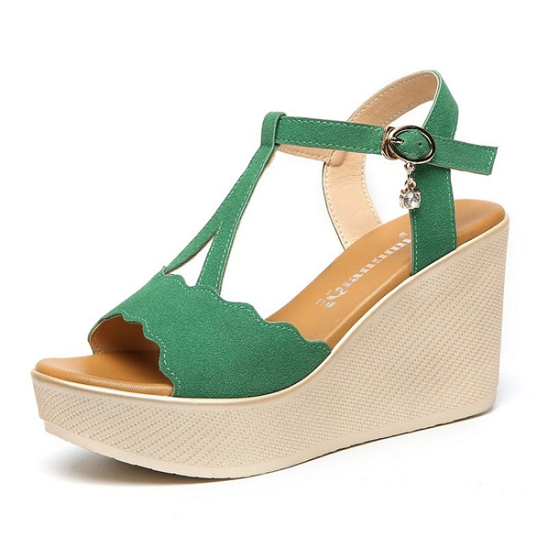 Luvéra Slope Heel Plattform Sandalen Frauen