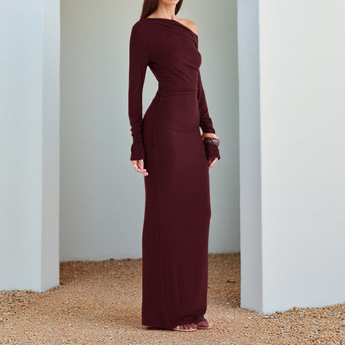 Luvéra Asymmetrisches Abendkleid mit Rückenausschnitt - Slim Fit