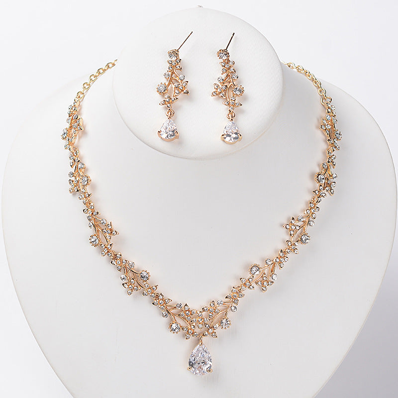 Luvéra Halskette Und Ohrstecker Mode Schmuck Set Für Frauen