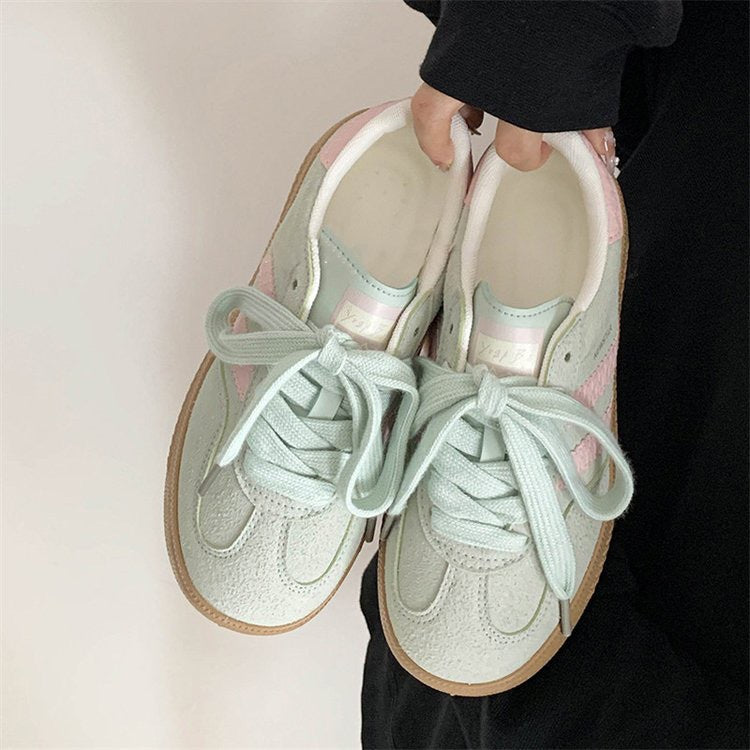 Luvéra Retro Casual Weiße Turnschuhe Für Frauen Vielseitig Und Perfekt Für Sport