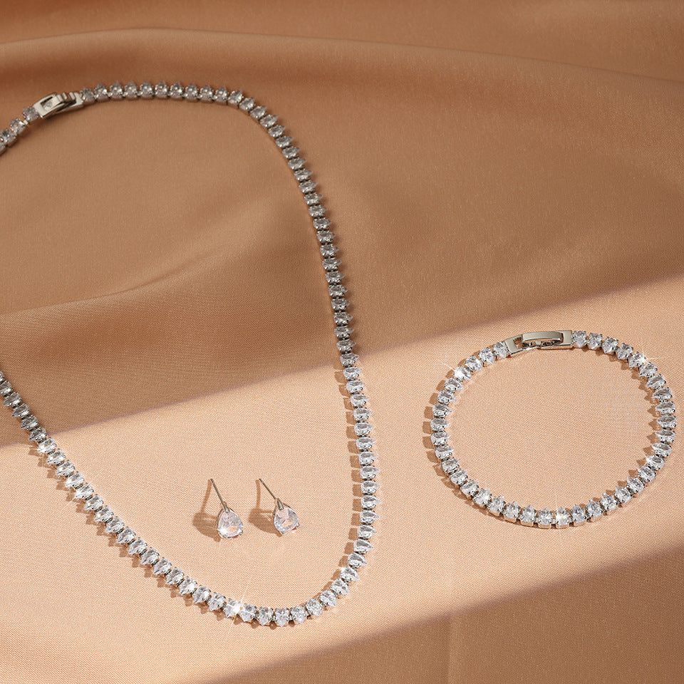 Luvéra Einfaches und elegantes Zirkon-Schmuckset