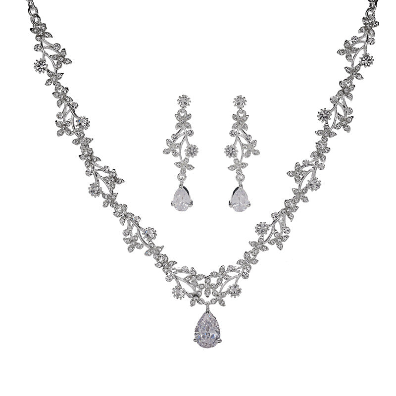Luvéra Halskette Und Ohrstecker Mode Schmuck Set Für Frauen