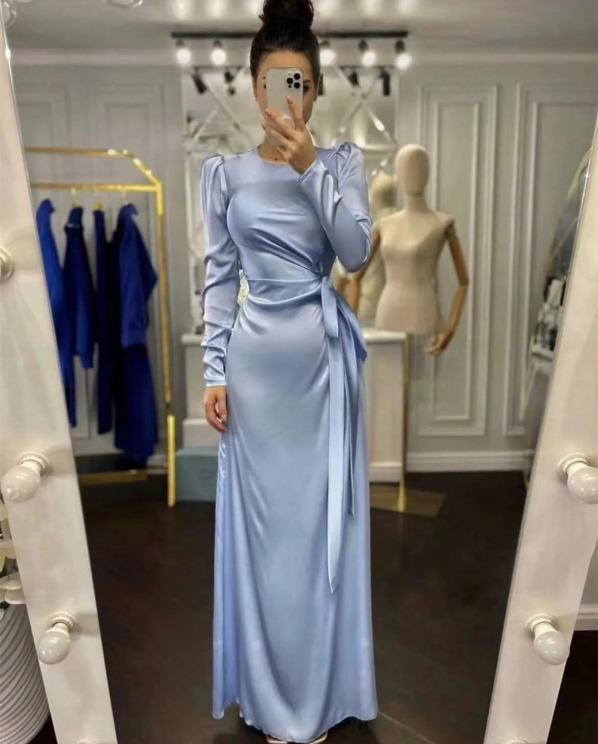 Luvéra Schönes, Taillenfes, unregelmäßiges Kleid