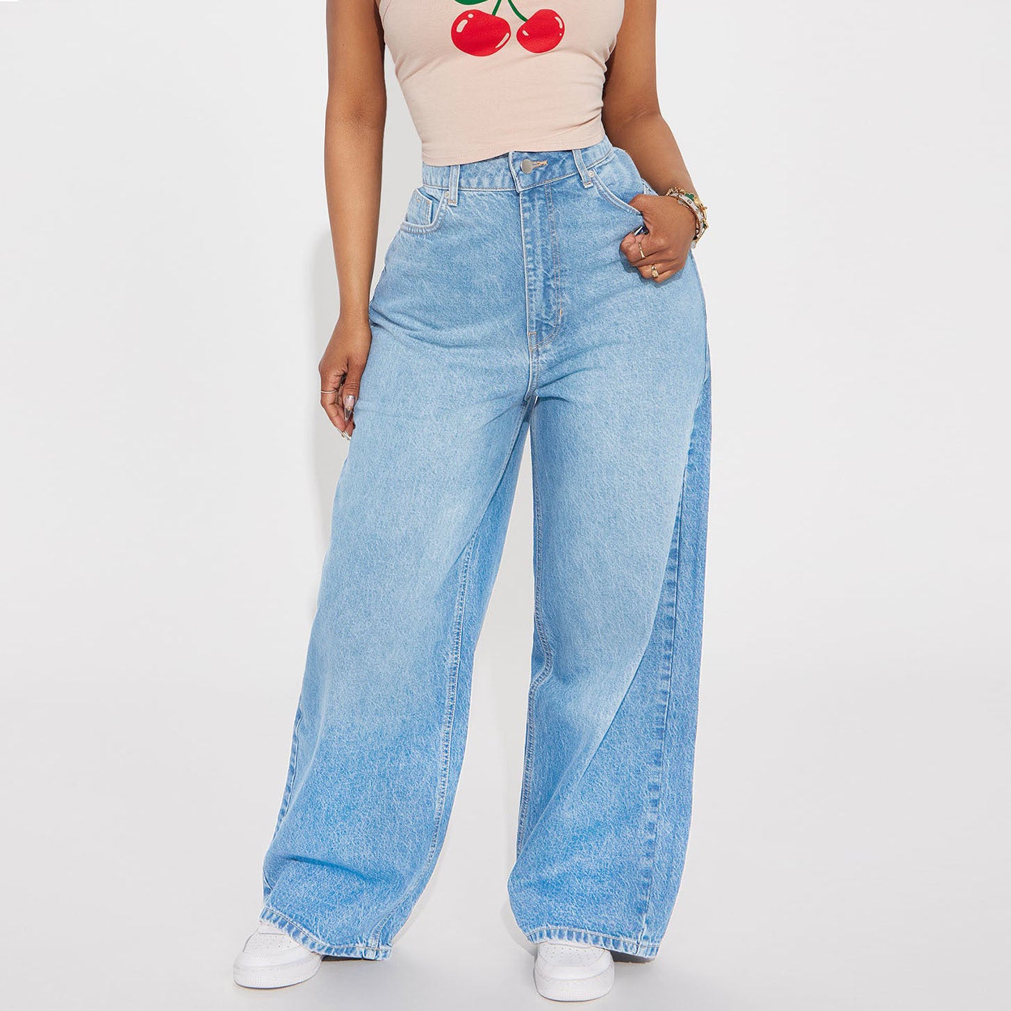 Luvéra Dunkelblaue Jeans mit weitem Bein und weitem Bein und bodenlanger Länge