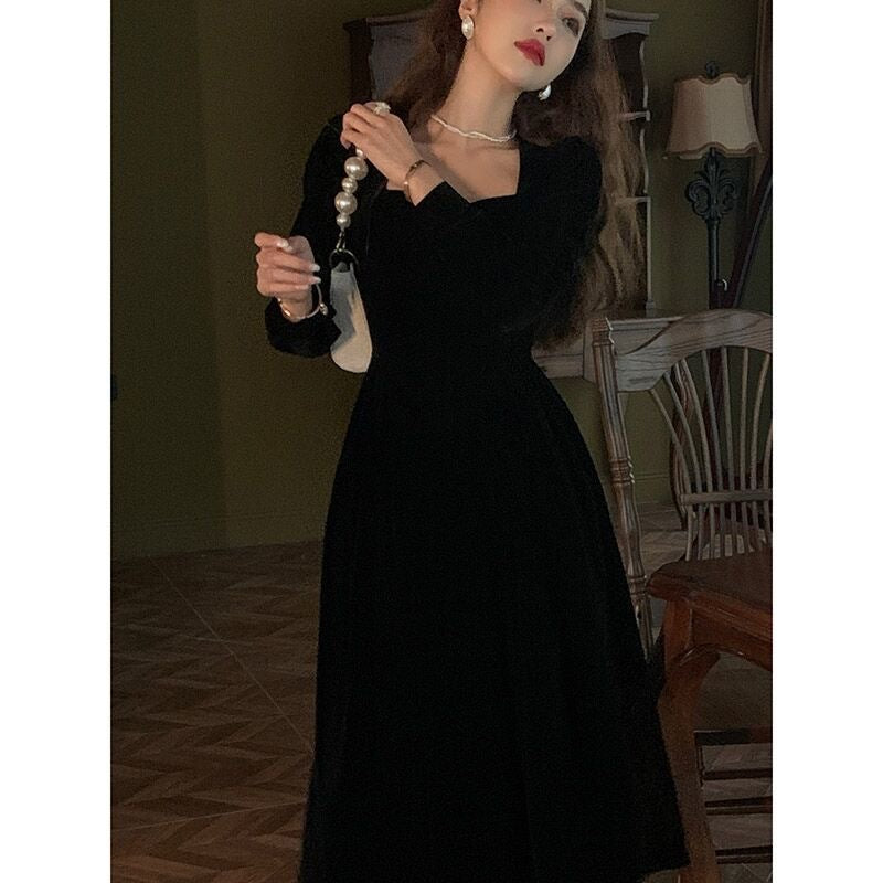 Luvéra Elegantes Kleid Mit Taillenbeuerung Im Von Prominenten Inspirierten Stil