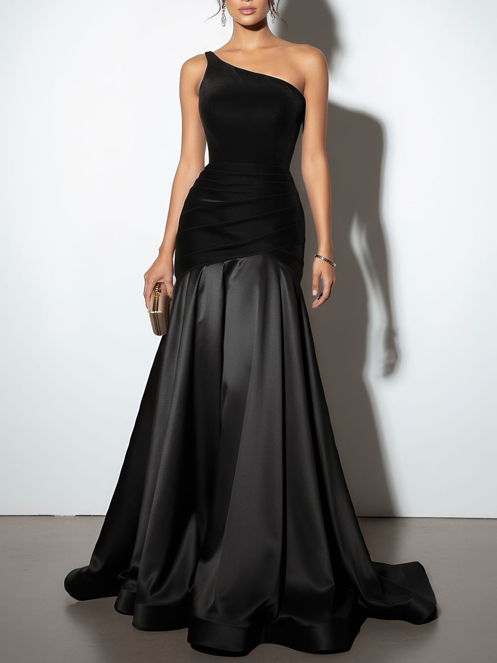 Luvéra Elegantes Samt Maxi Kleid – Figurbetontes Abendkleid mit Patchwork & Schräger Schulter