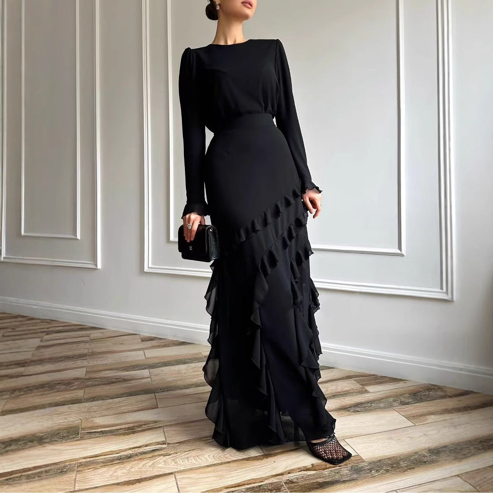 Luvéra Dreidimensionales, schmal geschnittenes, langes Kleid, zweiteiliges Set mit Rüschen