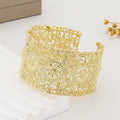 Luvéra Ein modisches minimalistisches und vielseitiges durchnets Blumenarmband