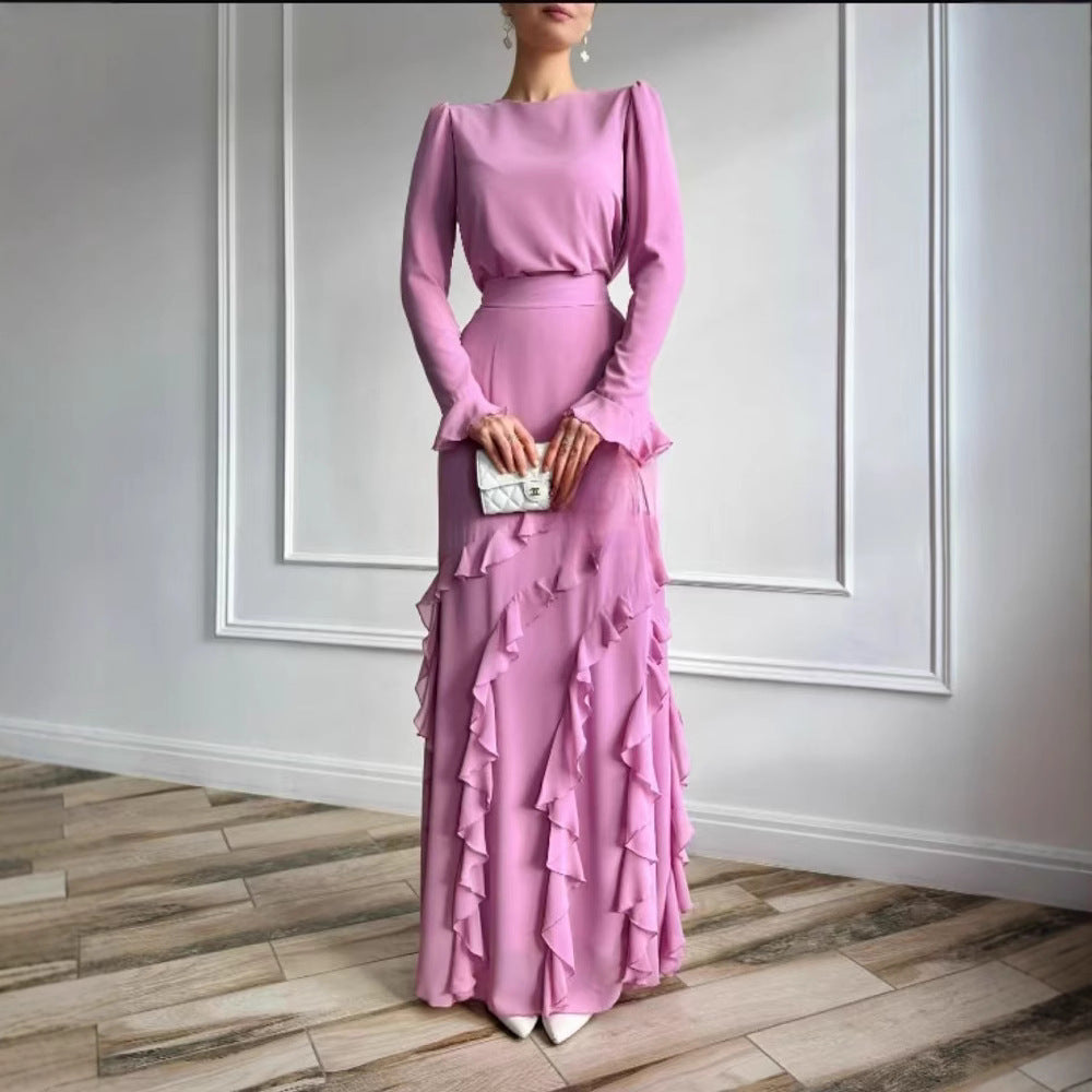 Luvéra Dreidimensionales, schmal geschnittenes, langes Kleid, zweiteiliges Set mit Rüschen